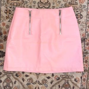 LIGHT PINK MINISKIRT!! 💕💘💞